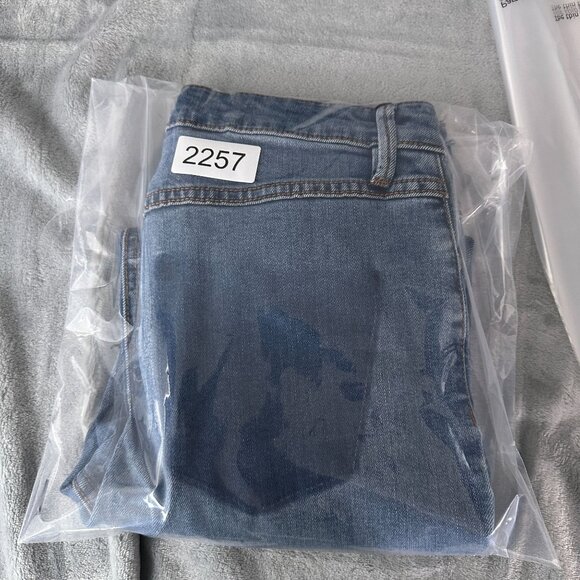 Guess Skinny Jeans Womens Size 26 Taper Leg Pintuck Distressed Mid Rise Blue - Picture 12 of 12